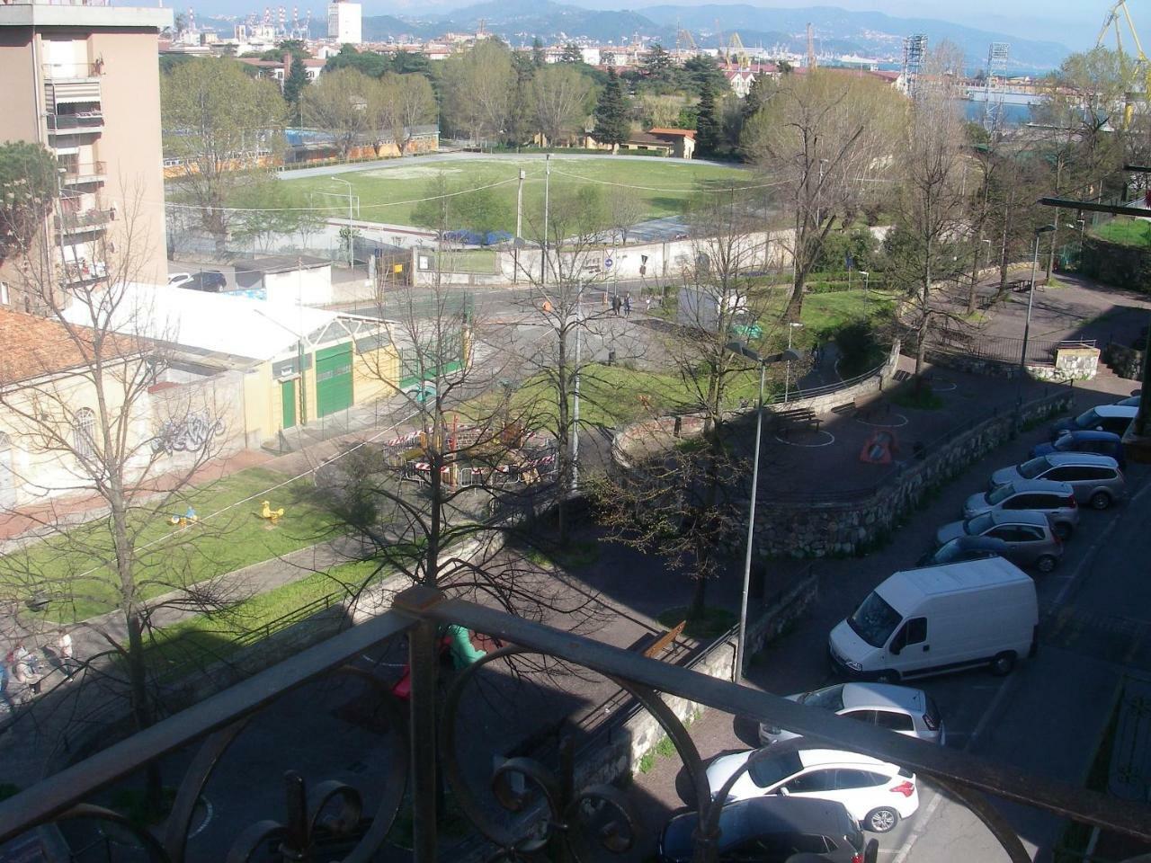 La Casa Di Ginevra O11o15-lt-1097 * La Spezia